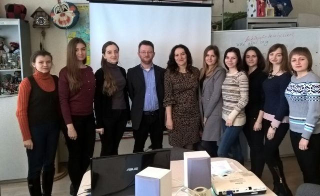 Задоволені студенти після спілкування з Андре Бьомом